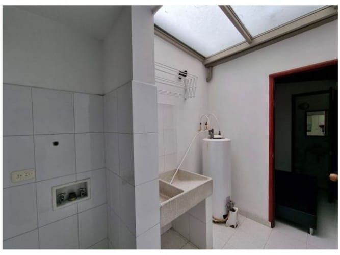 Casa de 4 alcobas en venta en Loma Del Chocho, Envigado, 282 m² · foto 18 de 24