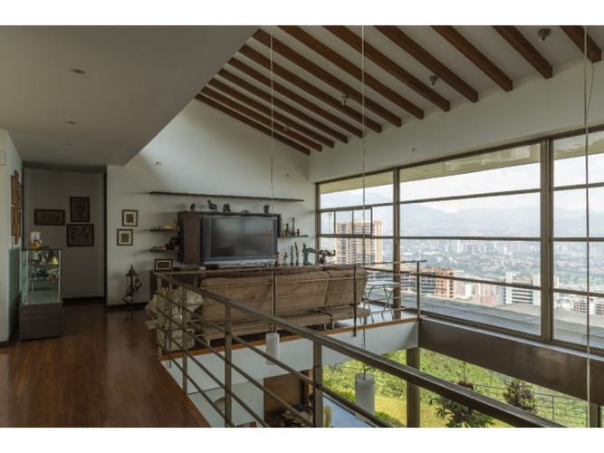 Casa de 3 alcobas en venta en Las Lomitas, Sabaneta, 570 m² · foto 8 de 24