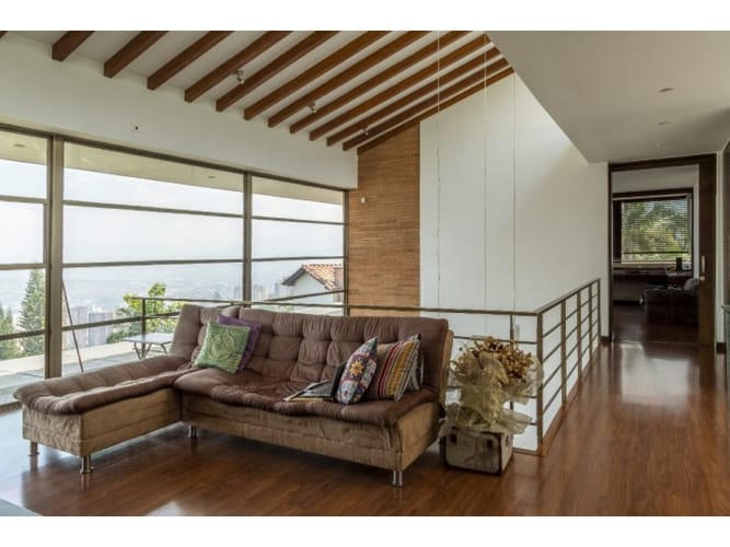 Casa de 3 alcobas en venta en Las Lomitas, Sabaneta, 570 m² · foto 9 de 24