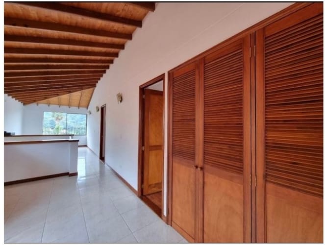 Casa de 4 alcobas en venta en Loma Del Chocho, Envigado, 282 m² · foto 21 de 24