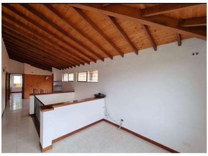 Casa de 4 alcobas en venta en Loma Del Chocho, Envigado, 282 m² · foto 22 de 24