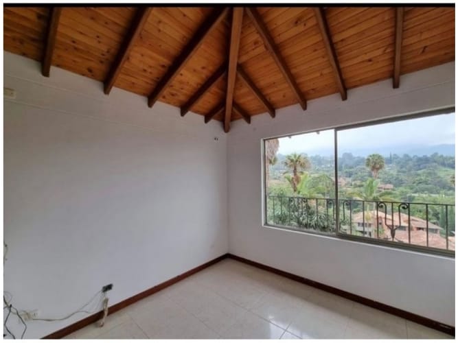 Casa de 4 alcobas en venta en Loma Del Chocho, Envigado, 282 m² · foto 23 de 24