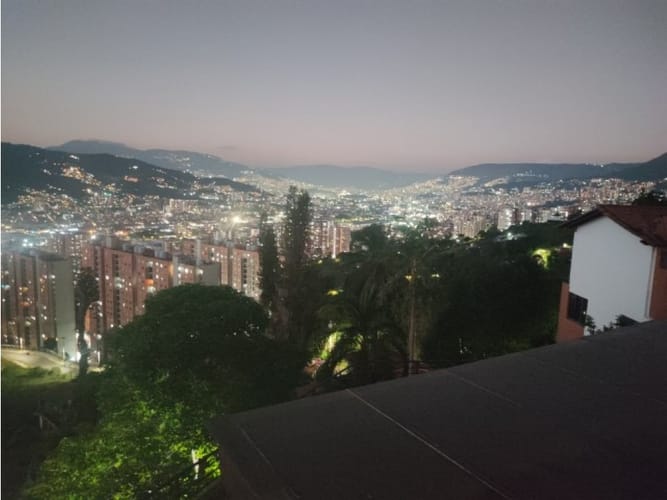 Casa de 3 alcobas en venta en Las Lomitas, Sabaneta, 570 m² · foto 20 de 24