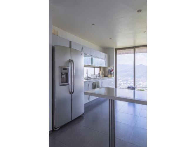 Casa de 3 alcobas en venta en Las Lomitas, Sabaneta, 570 m² · foto 22 de 24