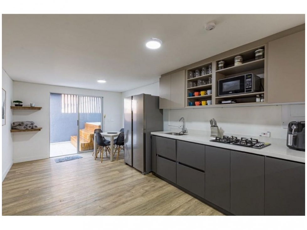 Apartamento de 4 alcobas en venta en Laureles, Medellín, 250 m² · foto 4 de 24