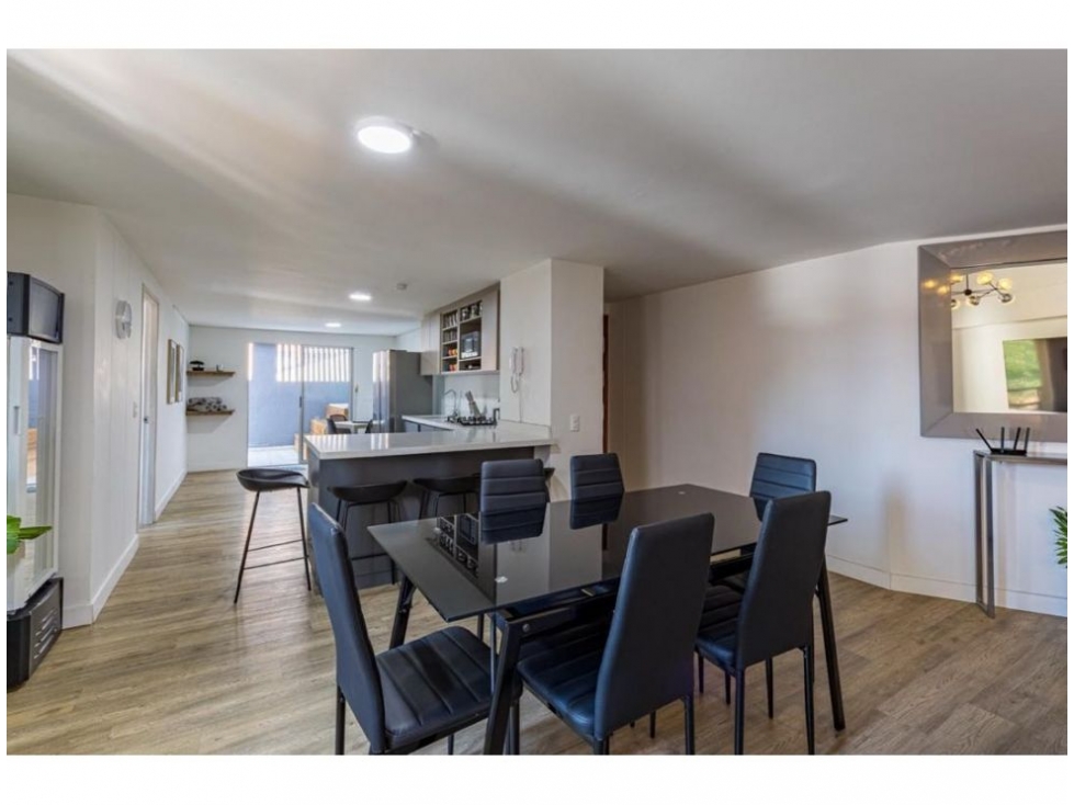 Apartamento de 4 alcobas en venta en Laureles, Medellín, 250 m² · foto 12 de 24