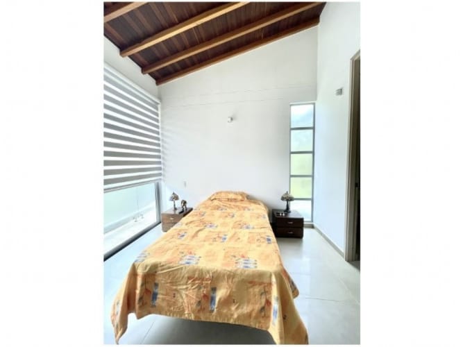 Casa de 3 alcobas en venta en Montessori, Envigado, 286 m² · foto 6 de 15