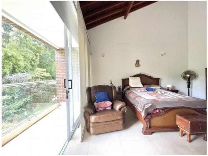 Casa de 3 alcobas en venta en Montessori, Envigado, 286 m² · foto 9 de 15