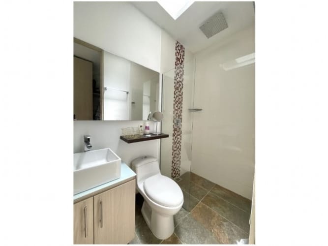 Casa de 3 alcobas en venta en Montessori, Envigado, 286 m² · foto 14 de 15