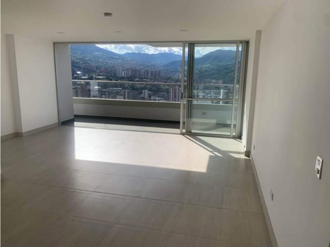 Apartamento de 2 alcobas en venta en Las Lomitas, Sabaneta, 85 m² · foto 3 de 13