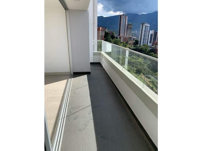 Apartamento de 2 alcobas en venta en Las Lomitas, Sabaneta, 85 m² · foto 4 de 13