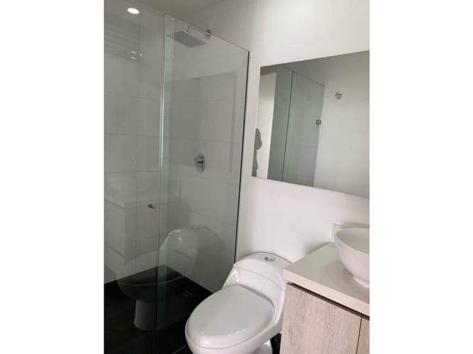 Apartamento de 2 alcobas en venta en Las Lomitas, Sabaneta, 85 m² · foto 7 de 13