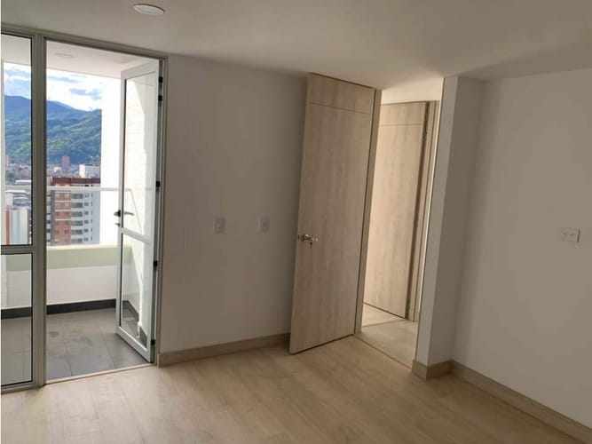 Apartamento de 2 alcobas en venta en Las Lomitas, Sabaneta, 85 m² · foto 8 de 13