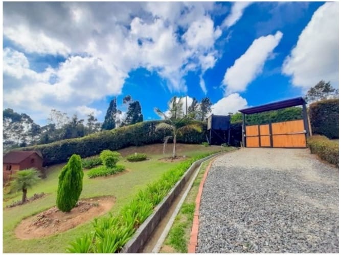 Casa de 3 alcobas en venta en El Carmin, Rionegro, 236 m² · foto 15 de 23