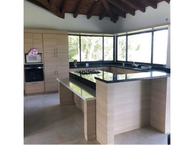 Casa de 3 alcobas en venta en La Laja, Rionegro, 300 m² · foto 3 de 10