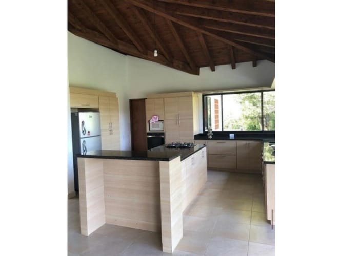 Casa de 3 alcobas en venta en La Laja, Rionegro, 300 m² · foto 7 de 10