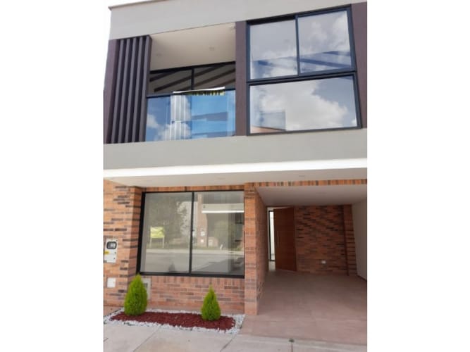 Casa de 3 alcobas en venta en La Ceja, 140 m² · foto 3 de 24