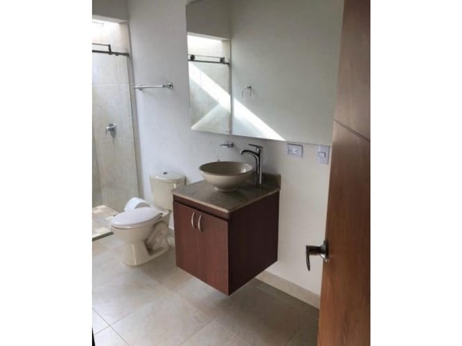 Casa de 3 alcobas en venta en La Laja, Rionegro, 300 m² · foto 10 de 10