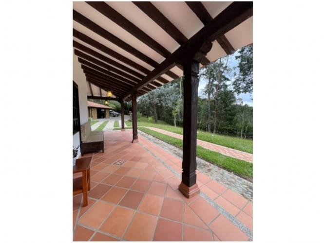 Casa de 3 alcobas en venta en El Salado, Medellín, 289 m² · foto 19 de 24