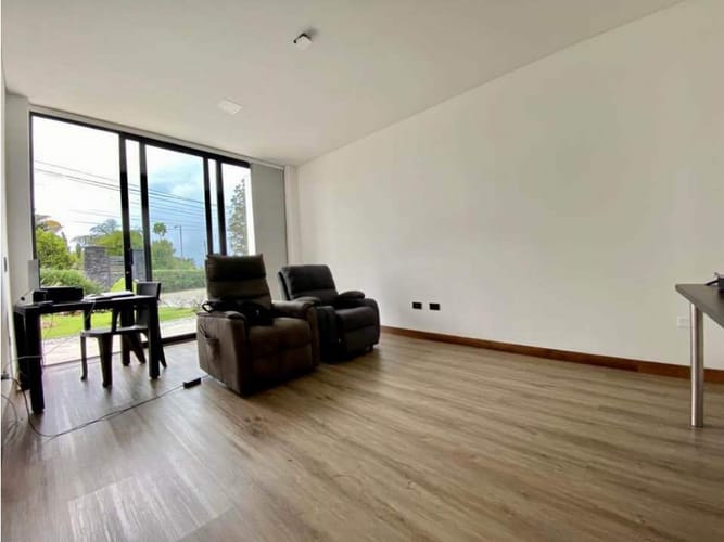 Casa de 4 alcobas en venta en Llano Grande, Rionegro, 423 m² · foto 6 de 12