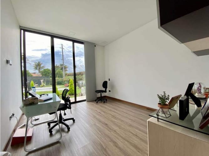 Casa de 4 alcobas en venta en Llano Grande, Rionegro, 423 m² · foto 9 de 12