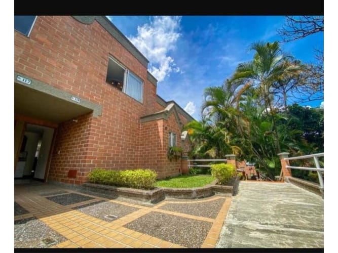 Casa de 4 alcobas en venta en El Poblado, Medellín, 220 m² · foto 2 de 16