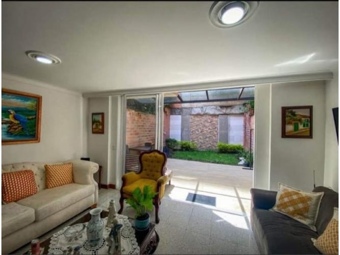Casa de 4 alcobas en venta en El Poblado, Medellín, 220 m² · foto 4 de 16