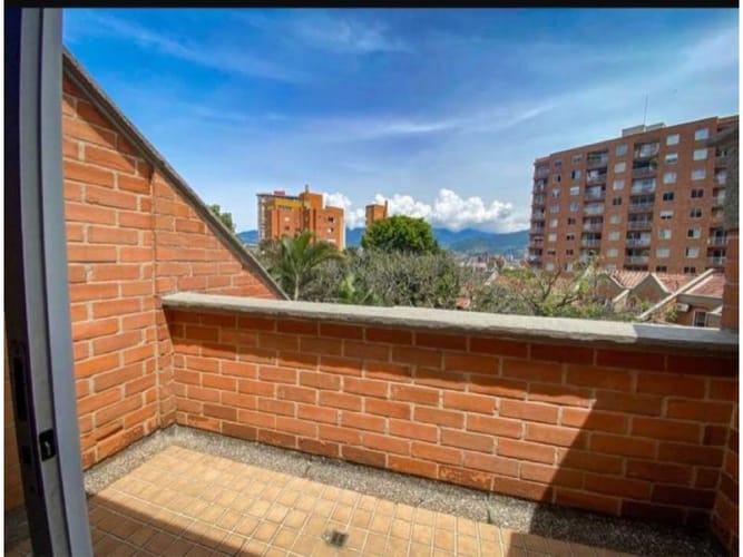 Casa de 4 alcobas en venta en El Poblado, Medellín, 220 m² · foto 10 de 16