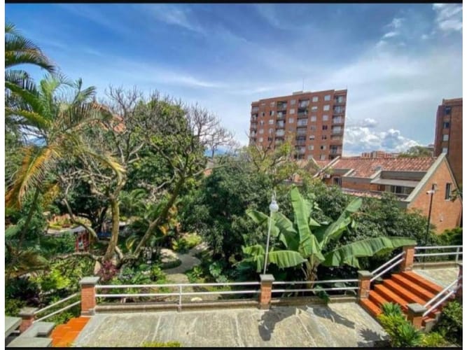 Casa de 4 alcobas en venta en El Poblado, Medellín, 220 m² · foto 13 de 16