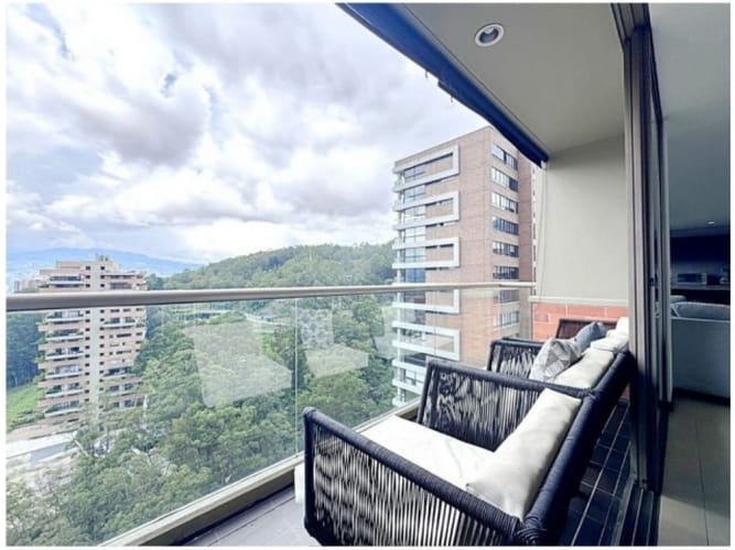Apartamento en venta en El Poblado, Medellín · foto 4 de 21