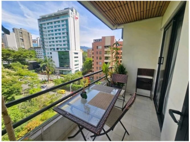 Apartamento de 9 alcobas en venta en El Poblado, Envigado, 157 m² · foto 2 de 11