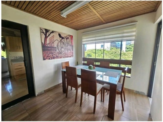 Apartamento de 9 alcobas en venta en El Poblado, Envigado, 157 m² · foto 3 de 11