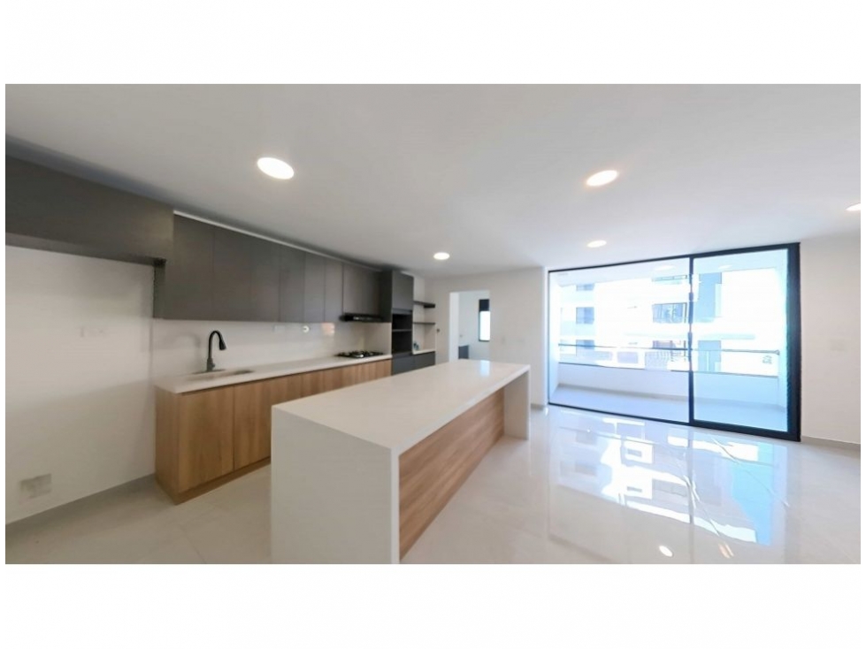Apartamento de 3 alcobas en venta en La Castellana, Medellín, 115 m² · foto 3 de 24