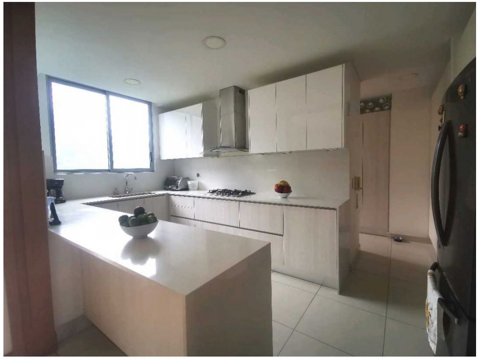 Apartamento de 4 alcobas en venta en Altos Del Poblado, Medellín, 259 m² · foto 8 de 20
