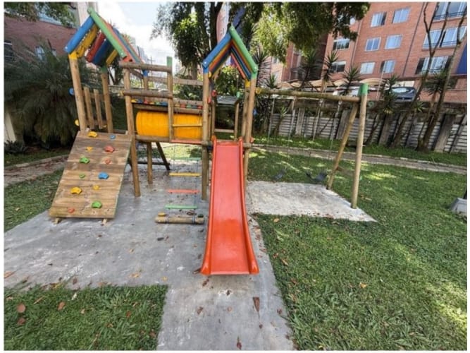 Apartamento en venta en El Poblado, Medellín · foto 8 de 13
