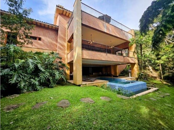Casa de 4 alcobas en venta en El Poblado, Envigado, 900 m² · foto 4 de 23