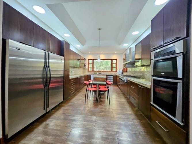 Casa de 4 alcobas en venta en El Poblado, Envigado, 900 m² · foto 11 de 23