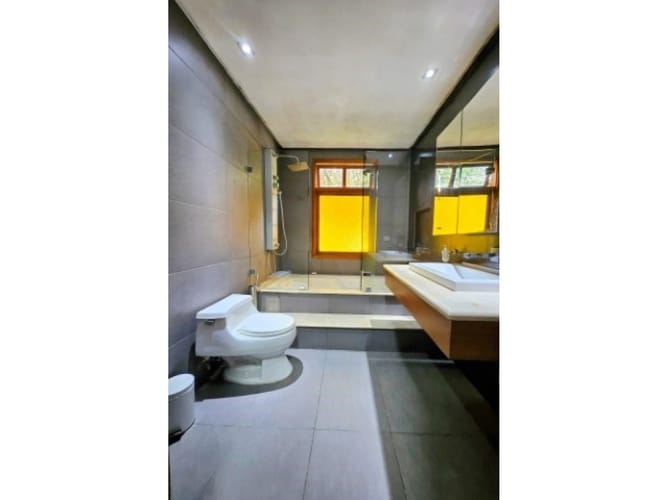 Casa de 4 alcobas en venta en El Poblado, Envigado, 900 m² · foto 15 de 23