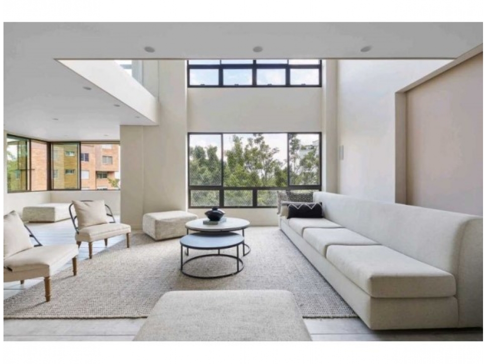 Apartamento en venta en El Poblado, Medellín · foto 2 de 12