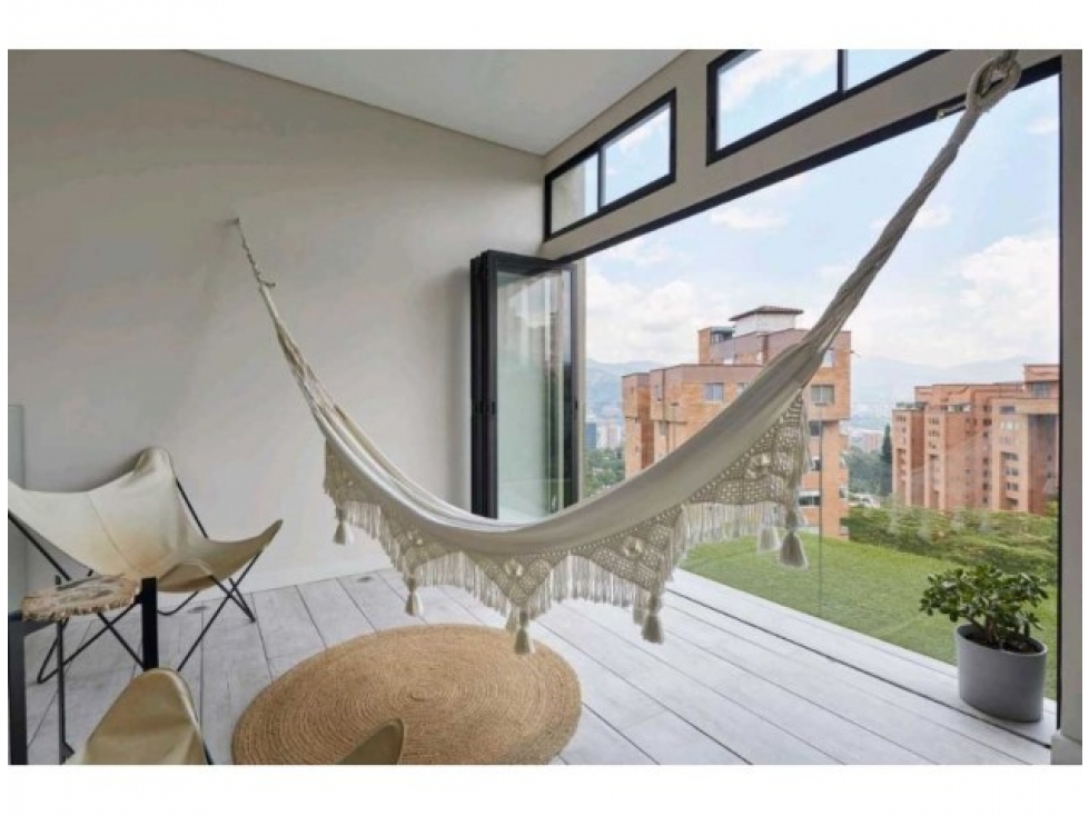 Apartamento en venta en El Poblado, Medellín · foto 3 de 12