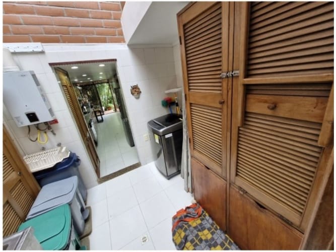 Casa de 3 alcobas en venta en El Poblado, Medellín, 240 m² · foto 12 de 24