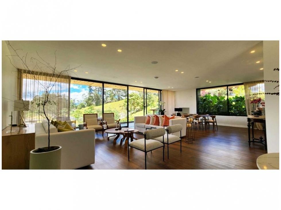 Casa de 4 alcobas en venta en Pantanillo, Rionegro, 560 m² · foto 2 de 20