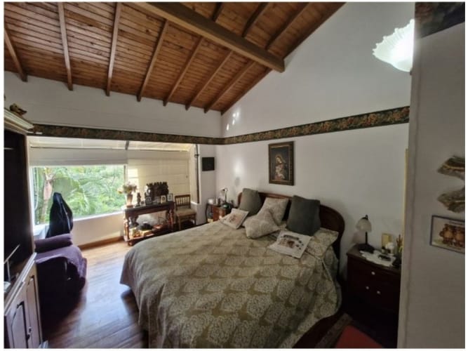 Casa de 3 alcobas en venta en El Poblado, Medellín, 240 m² · foto 16 de 24