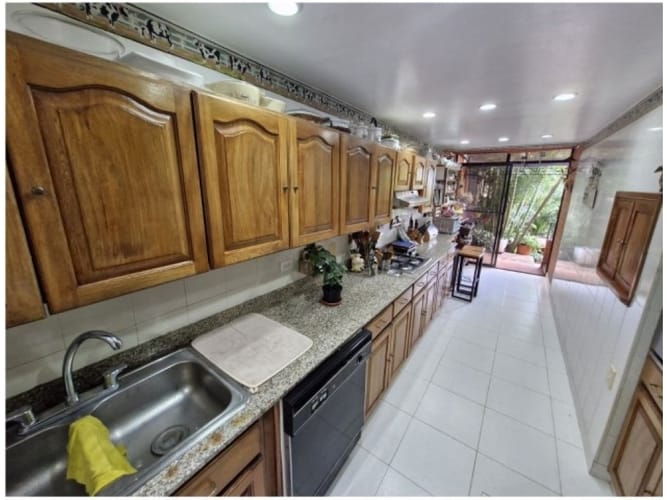 Casa de 3 alcobas en venta en El Poblado, Medellín, 240 m² · foto 17 de 24