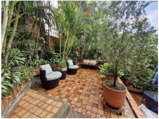 Casa de 3 alcobas en venta en El Poblado, Medellín, 240 m² · foto 21 de 24