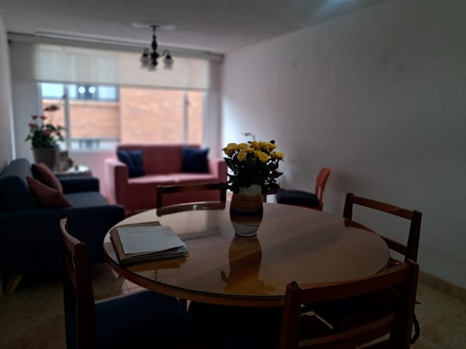 Apartamento de 3 alcobas en venta en Cedritos, Bogotá, 83 m² · foto 2 de 17