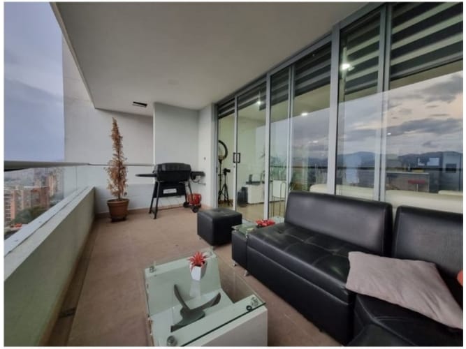 Apartamento de 4 alcobas en venta en Loma De Las Brujas, Medellín, 127 m² · foto 4 de 17