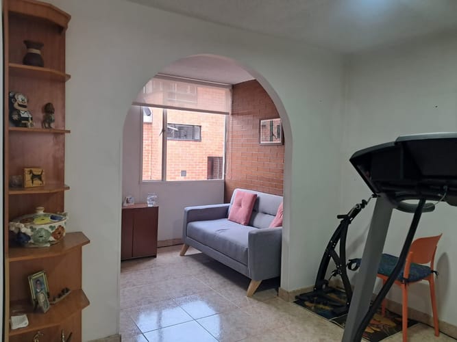 Apartamento de 3 alcobas en venta en Cedritos, Bogotá, 83 m² · foto 4 de 17