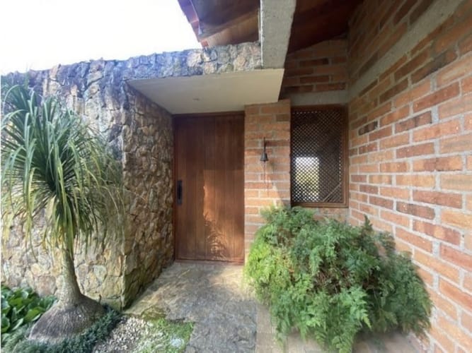 Casa de 4 alcobas en venta en Samaria, El Carmen de Viboral, 310 m² · foto 2 de 24