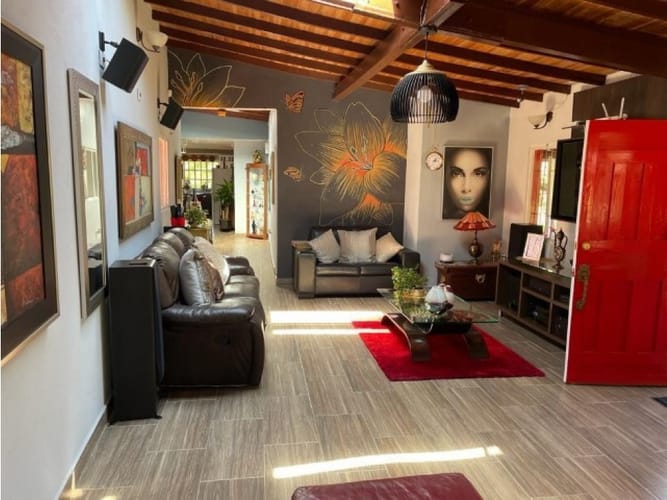 Casa de 2 alcobas en venta en Bellavista, Guarne, 300 m² · foto 2 de 21
